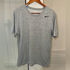 Grey Nike Short Sleeve Size Large Unisex